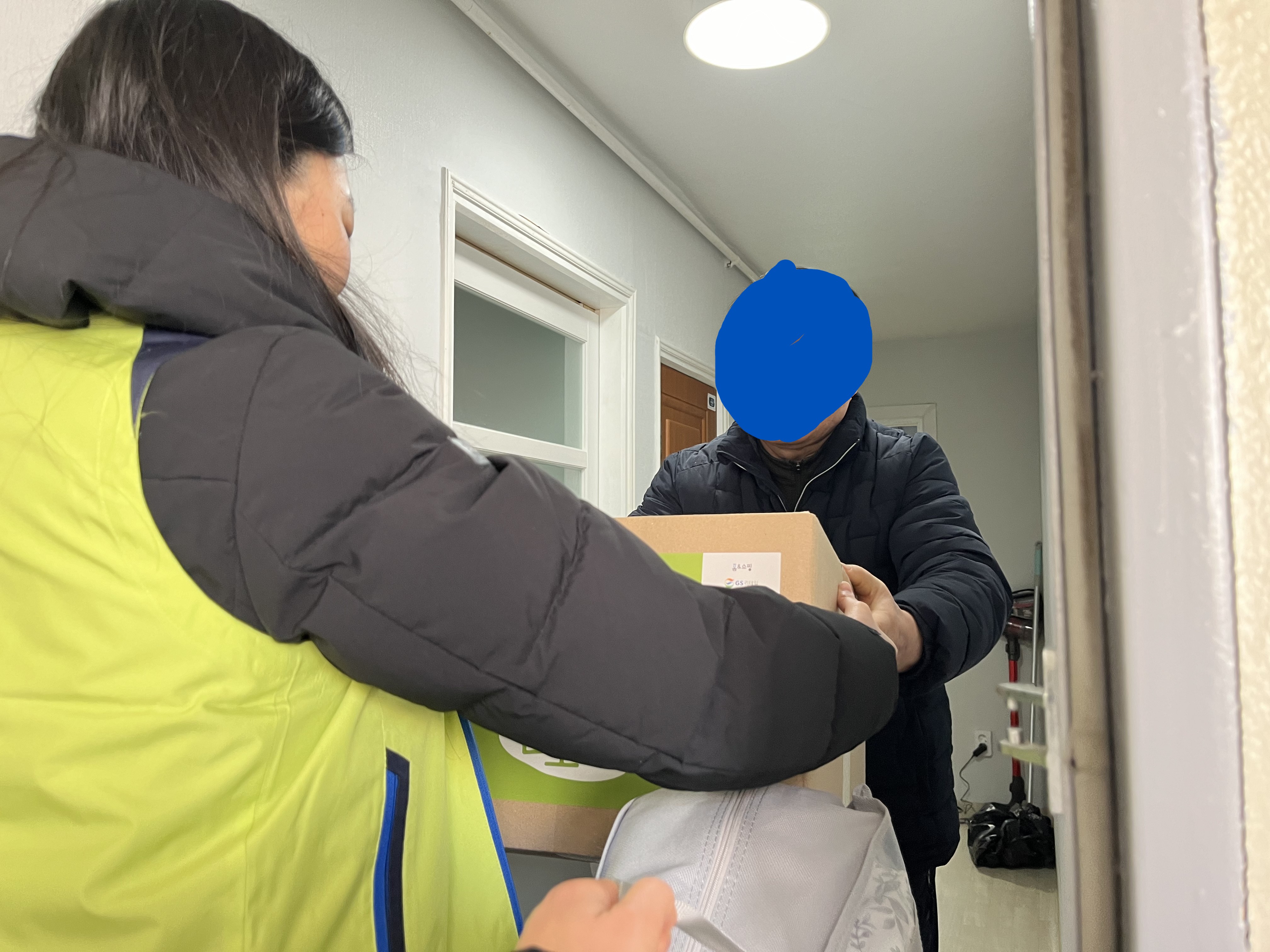 이미지 2:봉사활동 중입니다! 